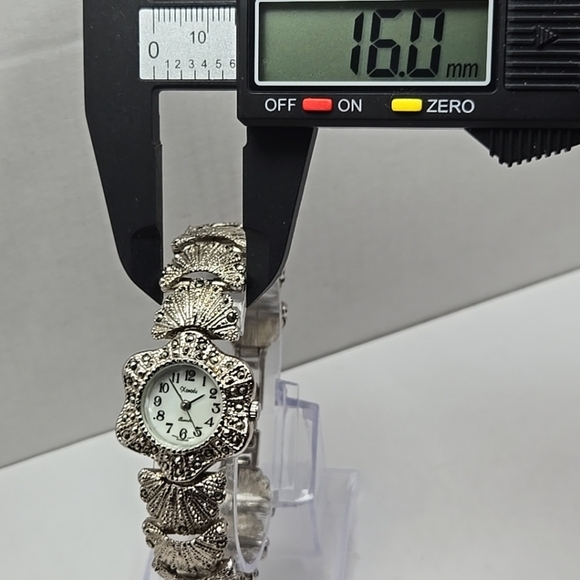 Vintage Xanadu Marcasite Watch Silver Tone Shells Flapper Bracelet New Battery - Picture 5 of 9